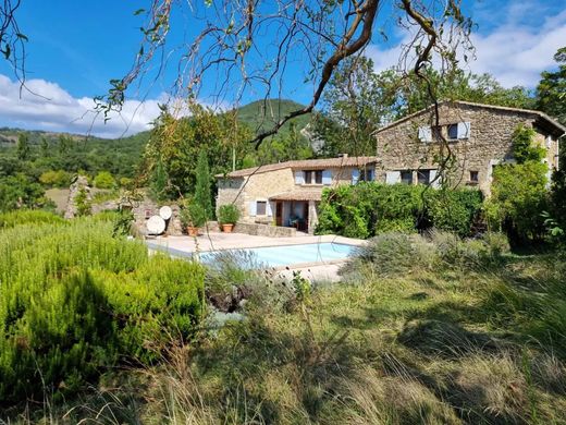 Demeure ou Maison de Campagne à Marsanne, Drôme