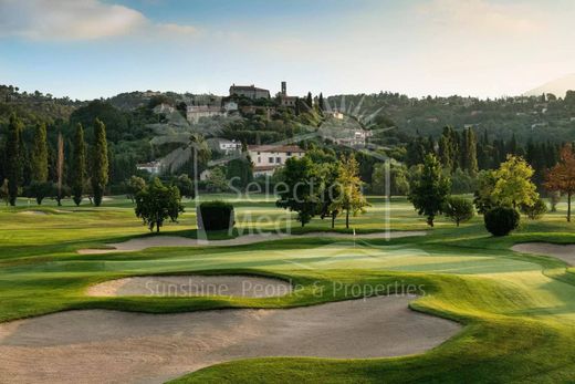 Apartment / Etagenwohnung in Châteauneuf-Grasse, Alpes-Maritimes