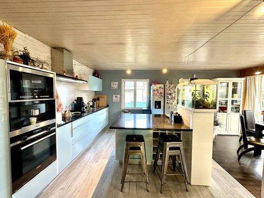 Luxe woning in Excenevex, Haute-Savoie