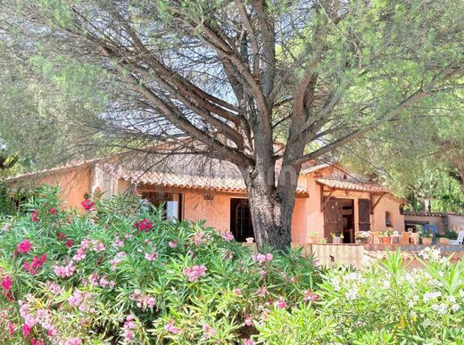 豪宅  圣特罗佩, Var