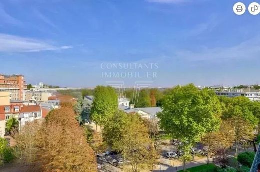 Apartment in Neuilly-sur-Seine, Hauts-de-Seine