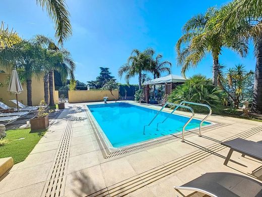 Casa de lujo en Cagnes-sur-Mer, Alpes Marítimos