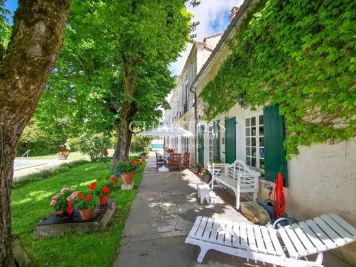 Πολυτελή κατοικία σε Duras, Lot-et-Garonne