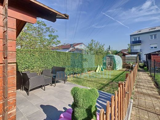 Apartament w Belvaux, Sanem