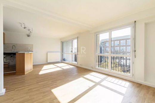 Apartment in Courbevoie, Hauts-de-Seine