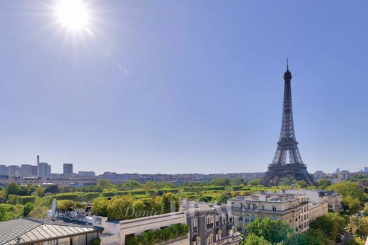 Apartment in Tour Eiffel, Invalides – Ecole Militaire, Saint-Thomas d’Aquin, Paris