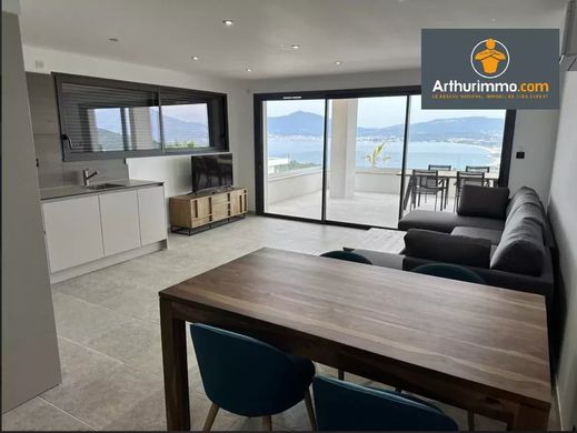 Appartement à Grosseto-Prugna, Corse-du-Sud