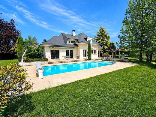 Casa de lujo en Saint-Clair-de-la-Tour, Isere