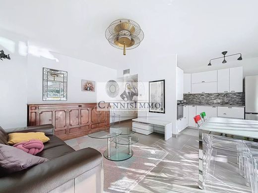 Apartment in Juan-les-Pins, Alpes-Maritimes