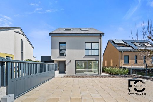 Luxury home for sale in Limpach