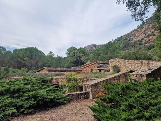 Demeure ou Maison de Campagne à Sari-Solenzara, Corse-du-Sud