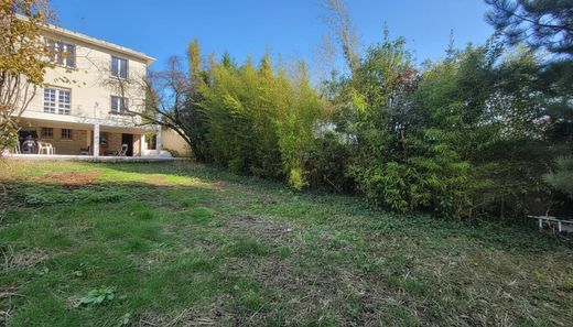 Luksusowy dom w Suresnes, Hauts-de-Seine