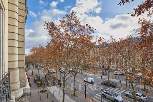 아파트 / Champs-Elysées, Madeleine, Triangle d’or, Paris