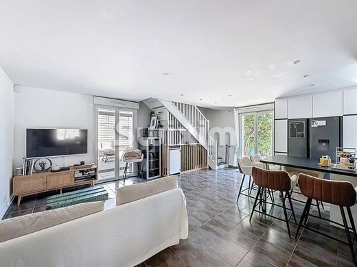 Luxury home in Saint-Jean-de-Gonville, Ain