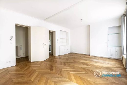 Apartment in La Muette, Auteuil, Porte Dauphine, Paris