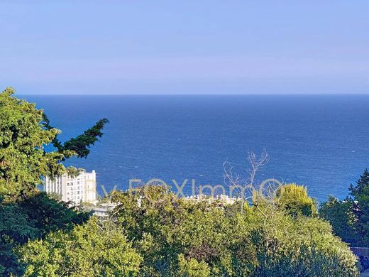 Apartment / Etagenwohnung in Nizza, Alpes-Maritimes