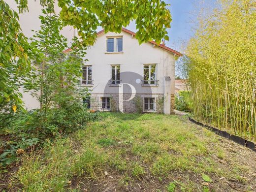 Luksusowy dom w Nanterre, Hauts-de-Seine