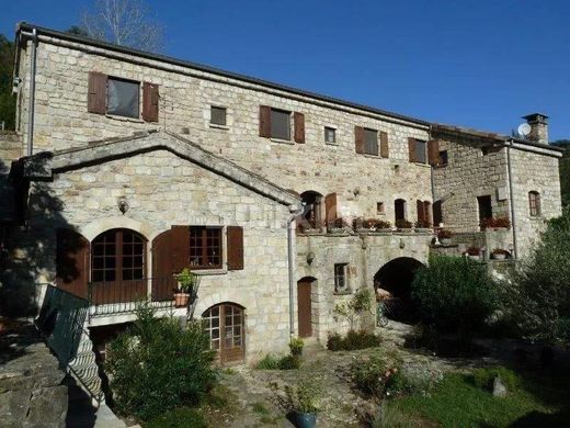 Усадьба / Сельский дом, Aubenas, Ardèche