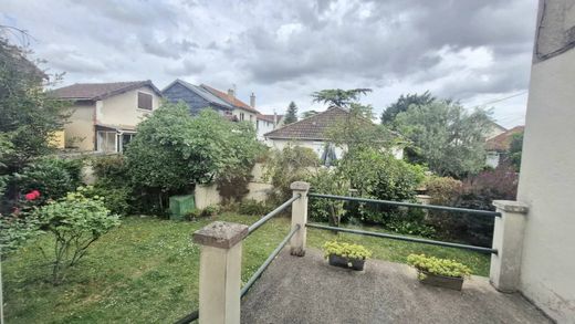 Luxus-Haus in Colombes, Hauts-de-Seine
