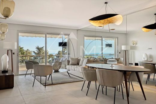 Apartment / Etagenwohnung in Cannes, Alpes-Maritimes