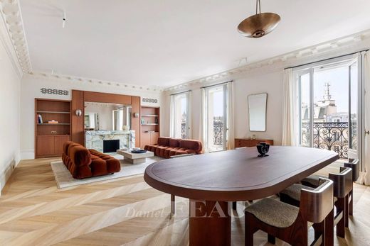 ‏דירה ב  כנסיית סן-סולפיס, Paris