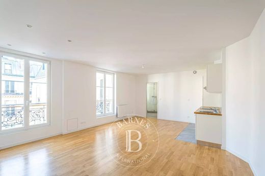 Apartment in Champs-Elysées, Madeleine, Triangle d’or, Paris