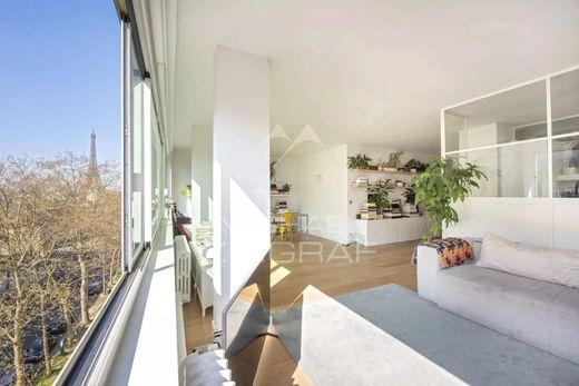 Apartment in Tour Eiffel, Invalides – Ecole Militaire, Saint-Thomas d’Aquin, Paris