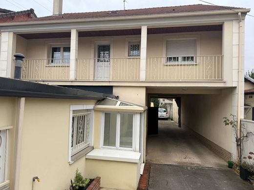 Luxus-Haus in Chelles, Seine-et-Marne