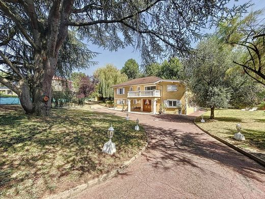 Πολυτελή κατοικία σε La Tour-de-Salvagny, Rhône