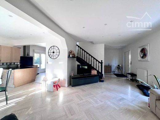 Casa di lusso a Gouvieux, Oise