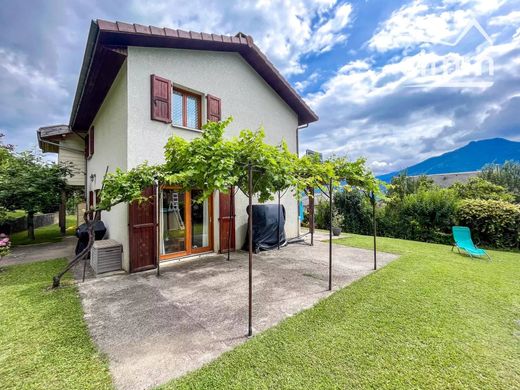 Luxe woning in Le Touvet, Isère