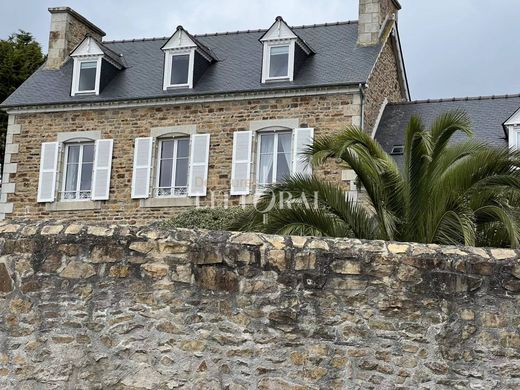 Luxus-Haus in Perros-Guirec, Côtes-d'Armor