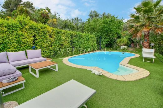 Luxe woning in Tourrette-Levens, Alpes-Maritimes