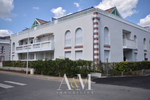 Apartment in Lanton, Gironde