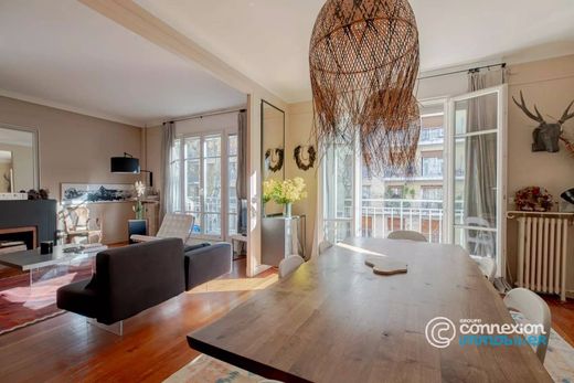 Apartment in La Muette, Auteuil, Porte Dauphine, Paris