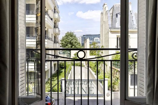 Apartment / Etagenwohnung in Neuilly-sur-Seine, Hauts-de-Seine