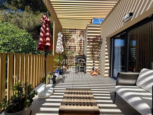 Apartment / Etagenwohnung in Cavalaire-sur-Mer, Var