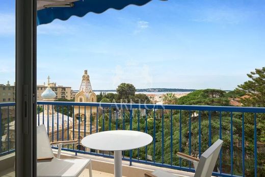 Apartment / Etagenwohnung in Cannes, Alpes-Maritimes