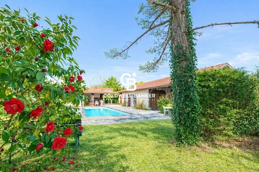 Luxury home in Seignosse, Landes