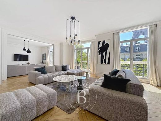 Apartament w Tour Eiffel, Invalides – Ecole Militaire, Saint-Thomas d’Aquin, Paris