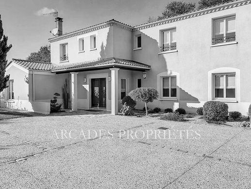 Элитный дом, Saint-Sulpice, Gironde