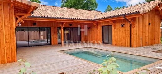 Villa in Lège-Cap-Ferret, Gironde
