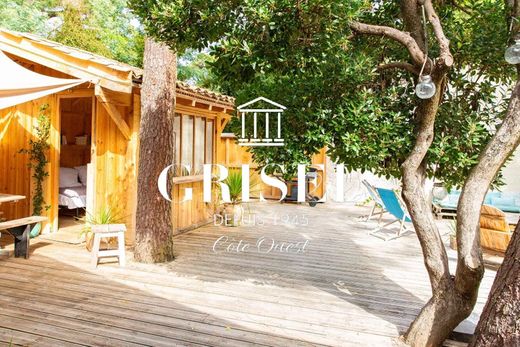 Lège-Cap-Ferret, Girondeの高級住宅