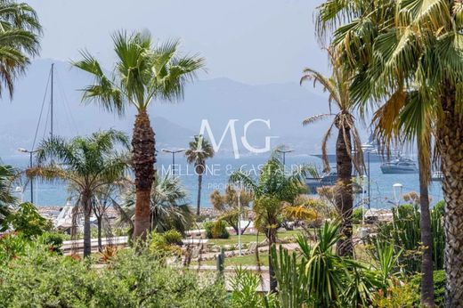 Apartment / Etagenwohnung in Cannes, Alpes-Maritimes