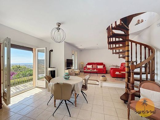 Villa in Saint-Laurent-du-Var, Alpes-Maritimes