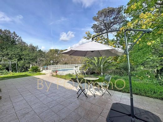 Luxury home in Roquefort-les-Pins, Alpes-Maritimes