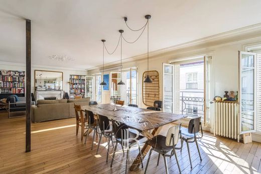 Apartment in Canal Saint Martin, Château d’Eau, Porte Saint-Denis, Paris