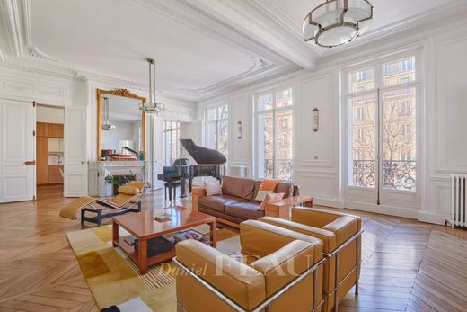 モンソー、クールセル、テルヌ, Parisのアパートメント