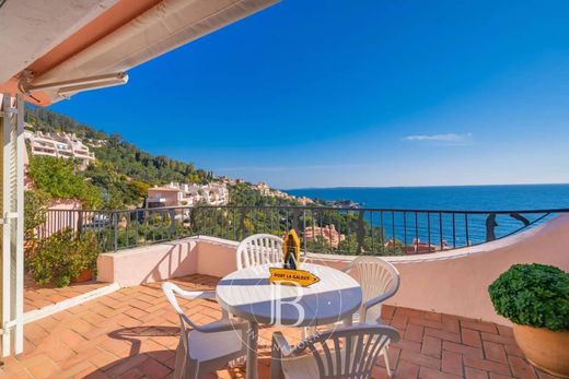 Théoule-sur-Mer, Alpes-Maritimesのアパートメント