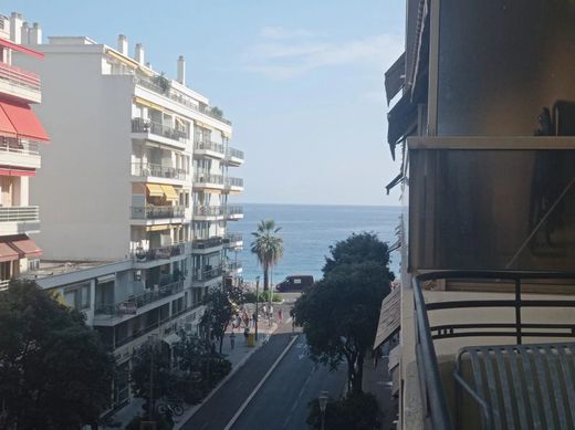 Apartment / Etagenwohnung in Nizza, Alpes-Maritimes